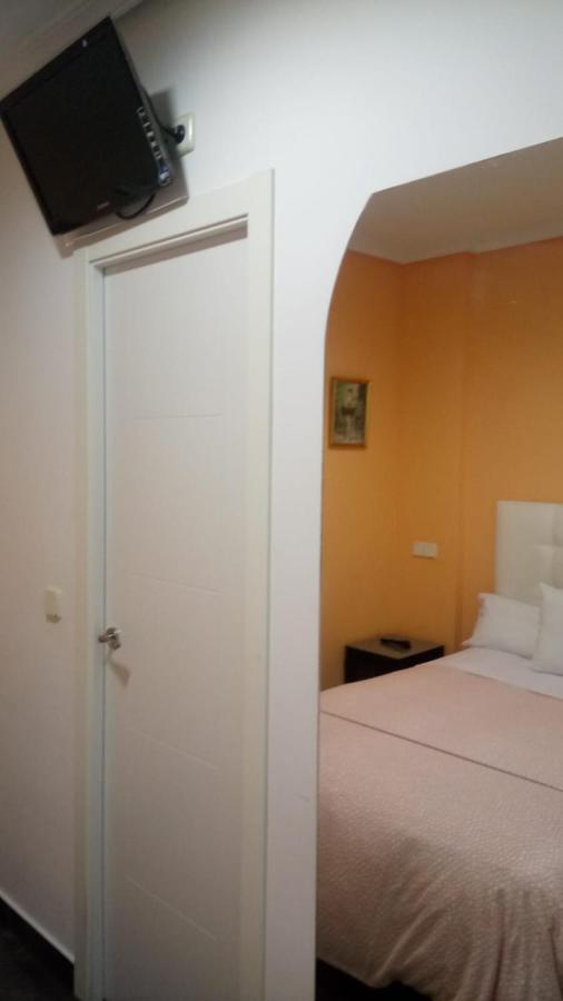 Pension Navarra Madrid Extérieur photo
