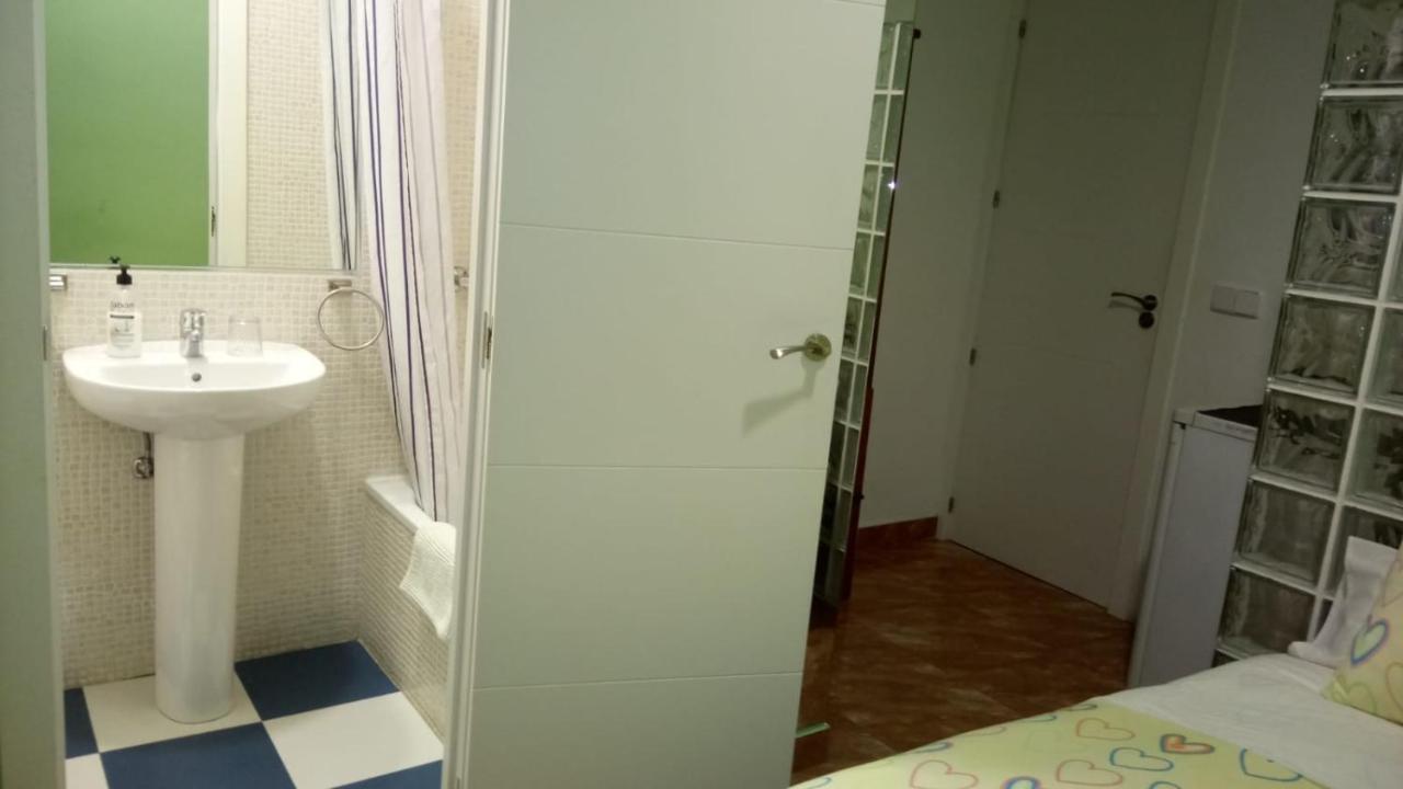 Pension Navarra Madrid Extérieur photo