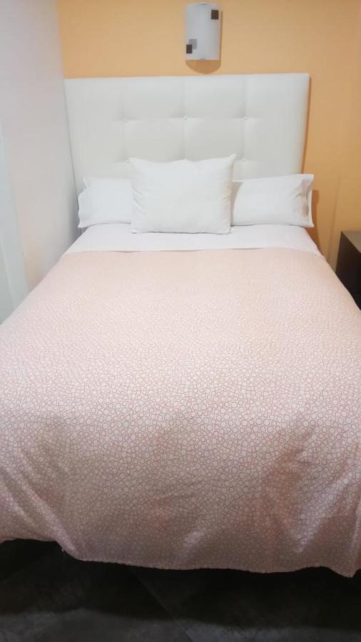 Pension Navarra Madrid Extérieur photo