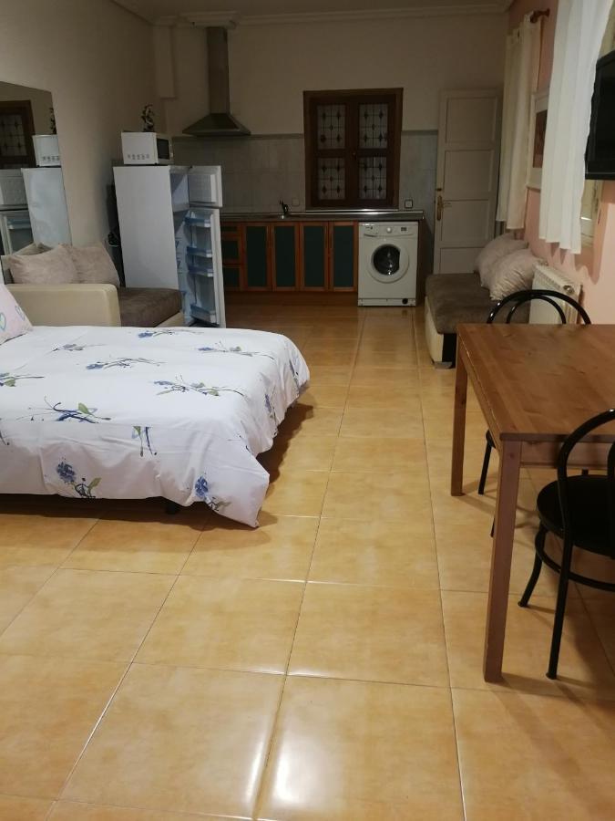 Pension Navarra Madrid Extérieur photo