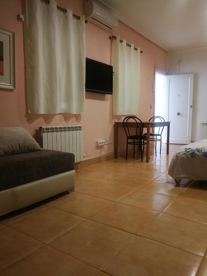 Pension Navarra Madrid Extérieur photo