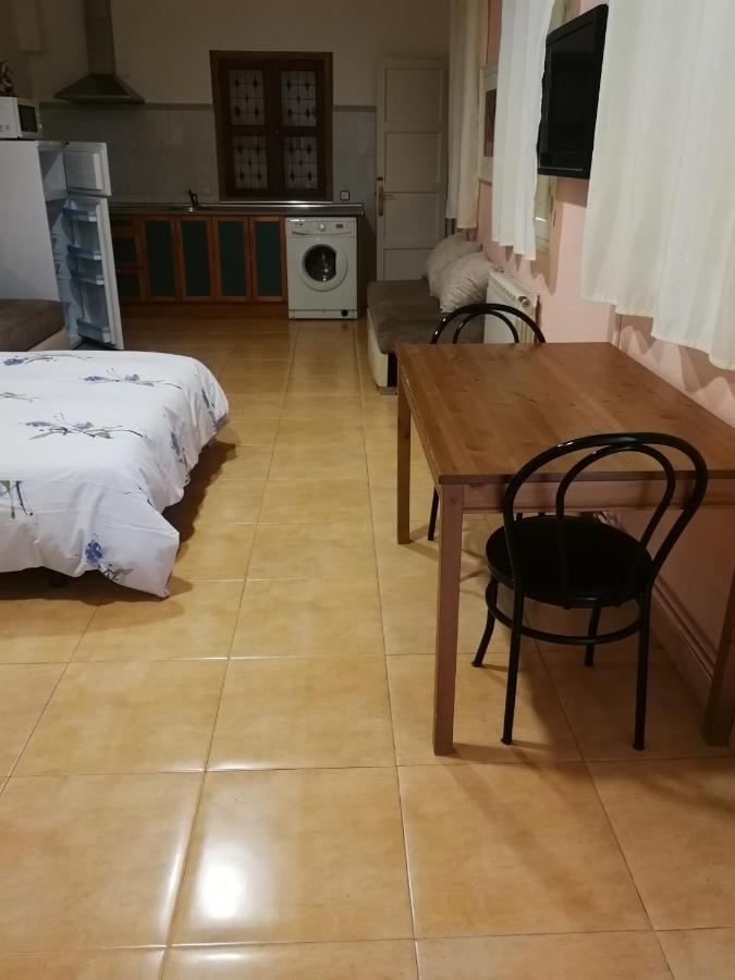 Pension Navarra Madrid Extérieur photo