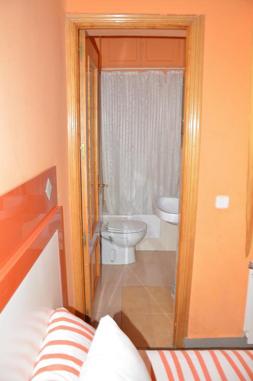 Pension Navarra Madrid Extérieur photo